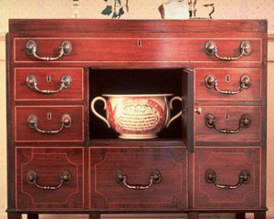 Late 18th century chest of drawers.
