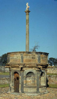 Photograph of mercat cross at Preston, E Lothian.