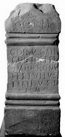 B/w photograph of a Roman altar from Cramond.