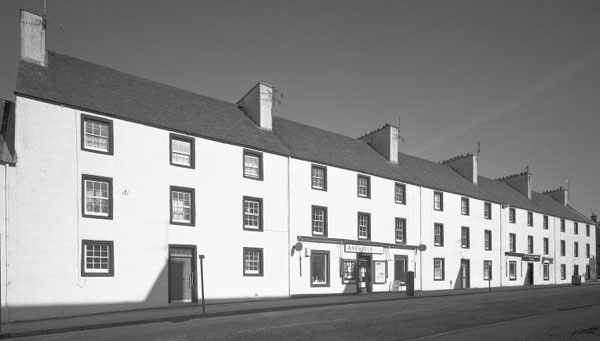Photograph of buildings in Inveraray new town.